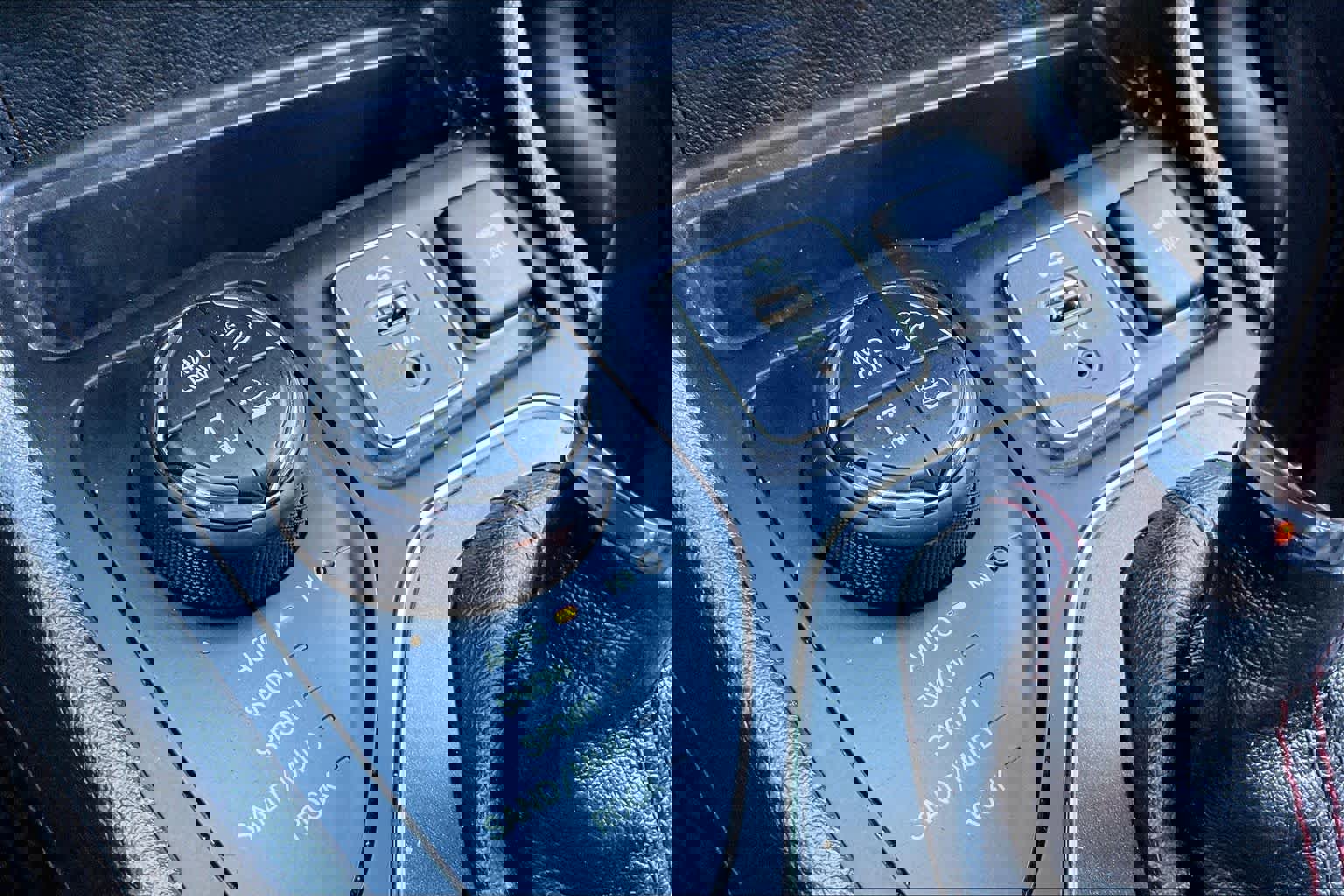 Used 2019 Jeep Cherokee Trailhawk w/ Cold Weather Group image 35