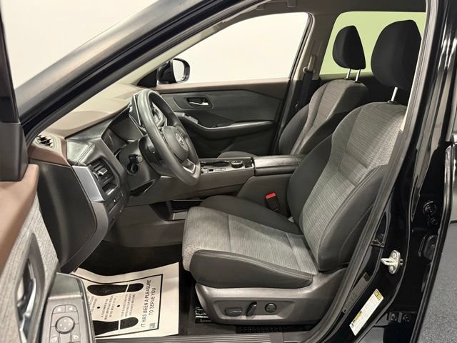 Used 2023 Nissan Rogue SV AWD/4WD image 14