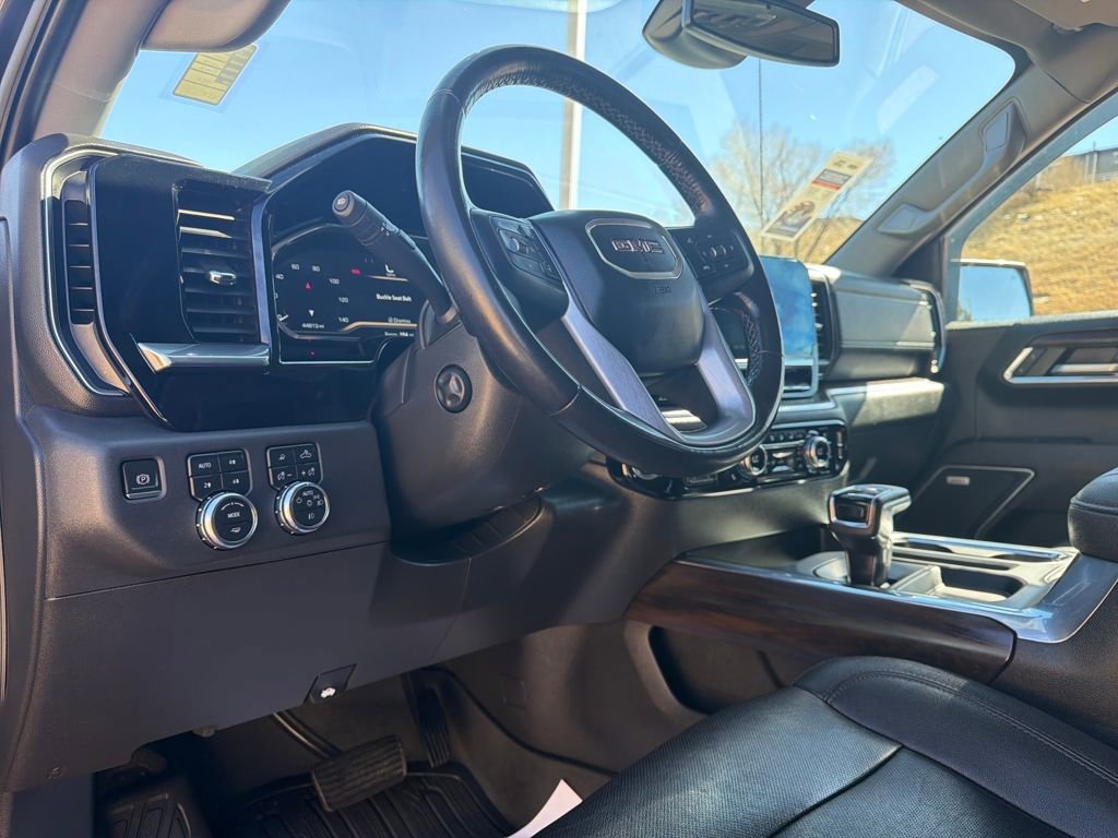 Used 2022 GMC Sierra 1500 SLT w/ SLT Premium Plus Package AWD/4WD image 15