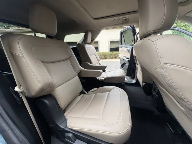 Certified 2023 Ford Explorer XLT w/ Equipment Group 202A AWD/4WD image 17