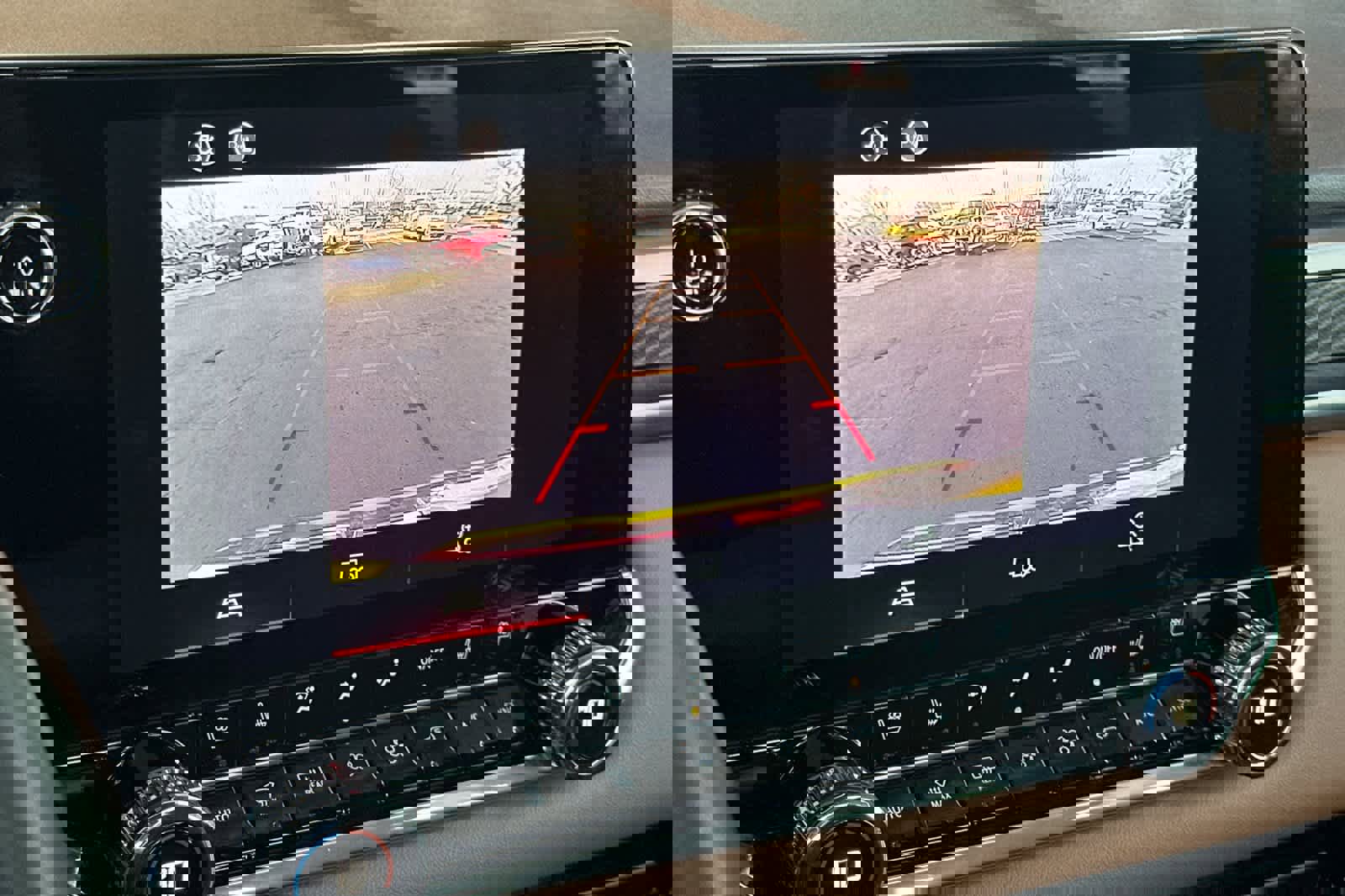 Used 2023 GMC Canyon AT4 w/ AT4 Premium Package image 18