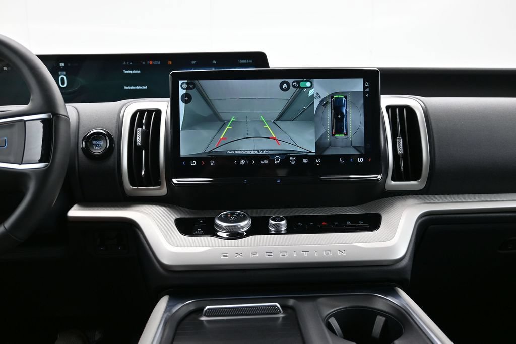 Certified 2025 Ford Expedition Active AWD/4WD image 18
