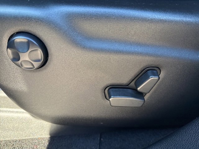 Used 2021 Jeep Grand Cherokee Laredo X image 13