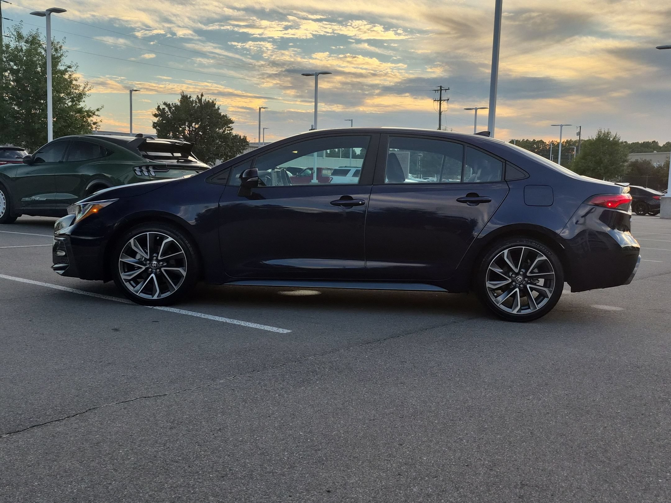Used 2021 Toyota Corolla XSE FWD image 7