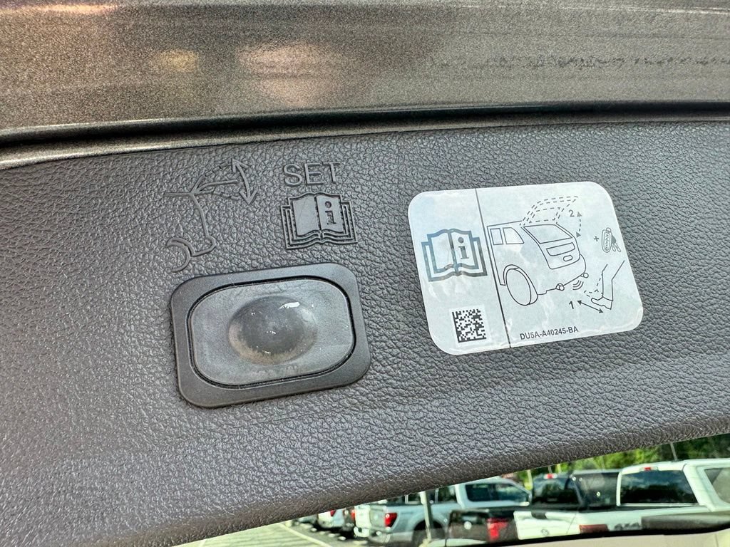 Certified 2017 Ford Escape Titanium FWD image 34