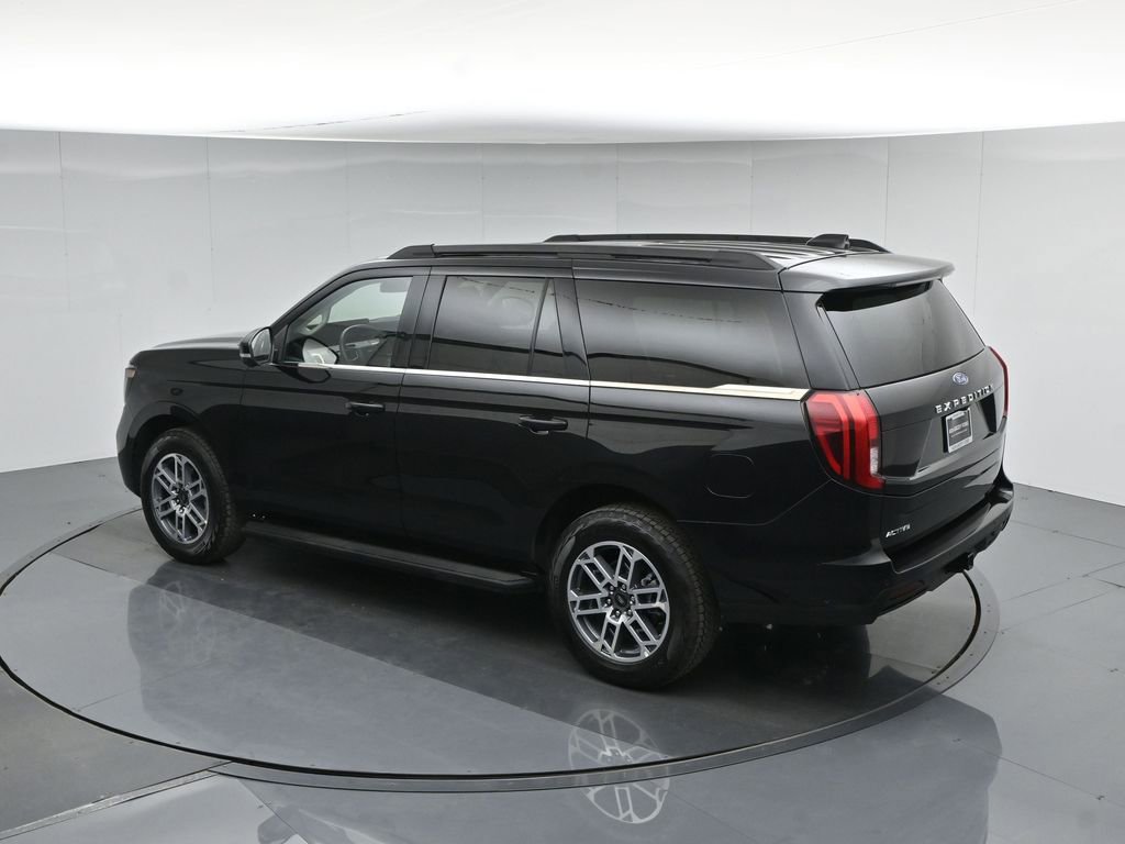 Certified 2025 Ford Expedition Active AWD/4WD image 48