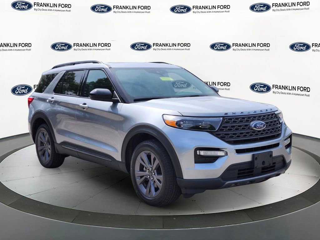 Certified 2023 Ford Explorer XLT w/ Equipment Group 202A AWD/4WD image 7