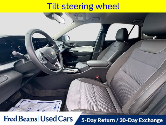 Used 2024 Chevrolet Trax LT w/ Driver Confidence Package FWD image 24