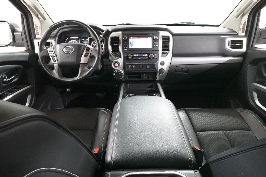 Used 2017 Nissan Titan PRO-4X AWD/4WD image 12