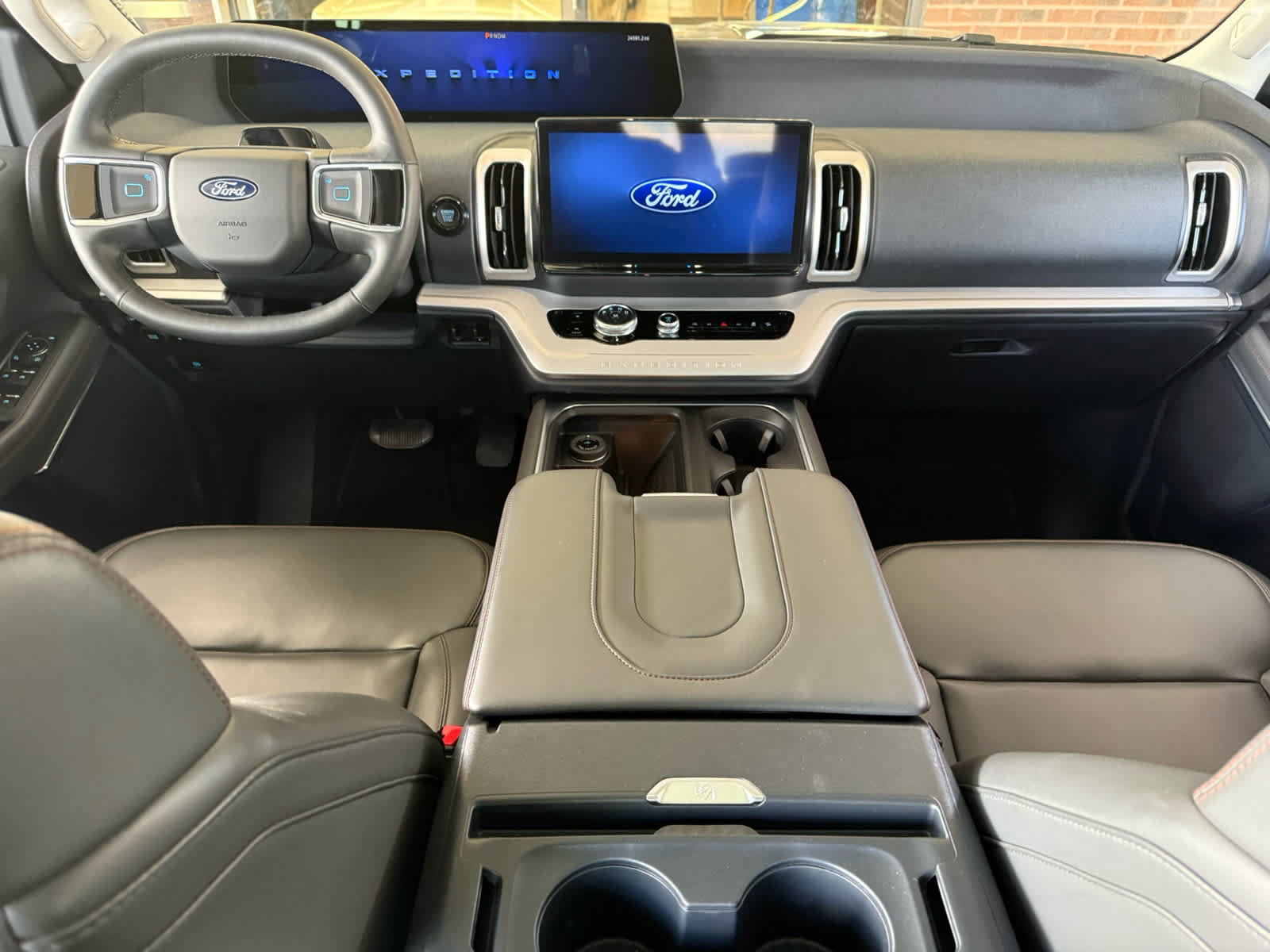 Certified 2025 Ford Expedition Active AWD/4WD image 19
