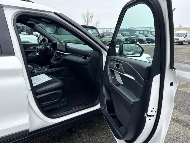 Certified 2025 Ford Explorer ST AWD/4WD image 7
