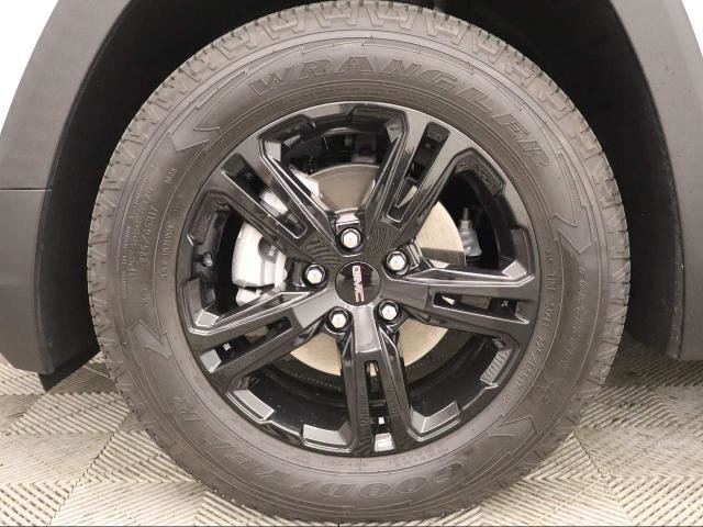 Used 2024 GMC Terrain AT4 image 17