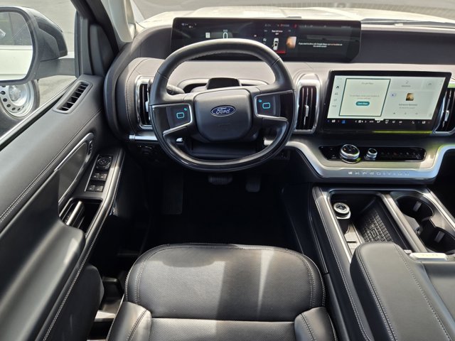Certified 2025 Ford Expedition Platinum AWD/4WD image 14
