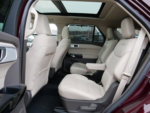 Certified 2022 Ford Explorer Platinum w/ Equipment Group 601A image 17