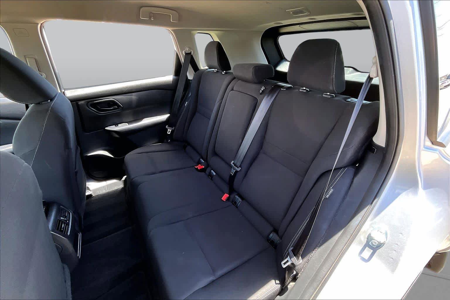 Used 2024 Nissan Rogue S AWD/4WD image 20