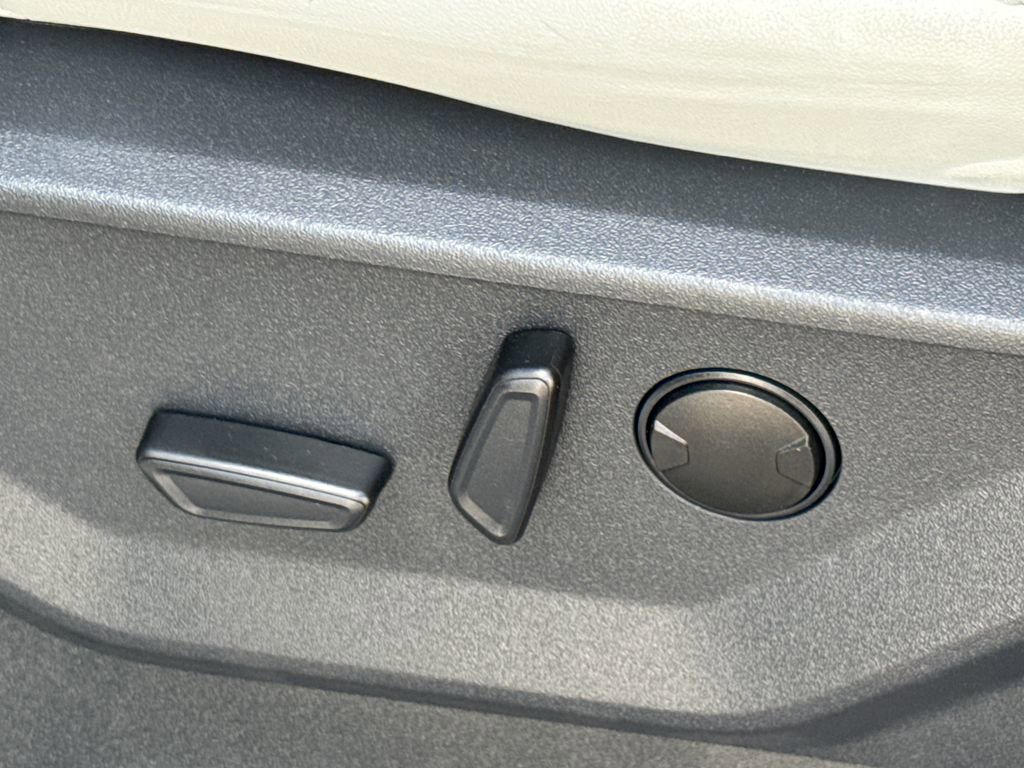 Certified 2025 Ford Expedition Max Platinum image 27