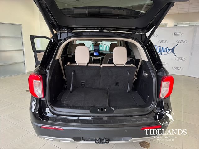 Certified 2022 Ford Explorer XLT w/ Equipment Group 202A RWD image 12