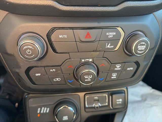 Used 2023 Jeep Renegade Latitude image 19