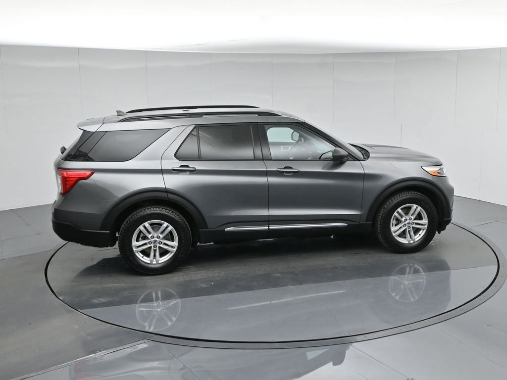 Certified 2022 Ford Explorer XLT w/ Equipment Group 202A image 11