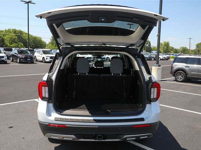 Certified 2025 Ford Explorer Active w/ Active Comfort Package AWD/4WD image 11