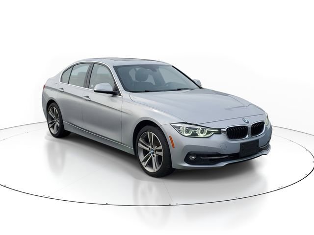 Used 2018 BMW 330i xDrive Sedan w/ Convenience Package image 4