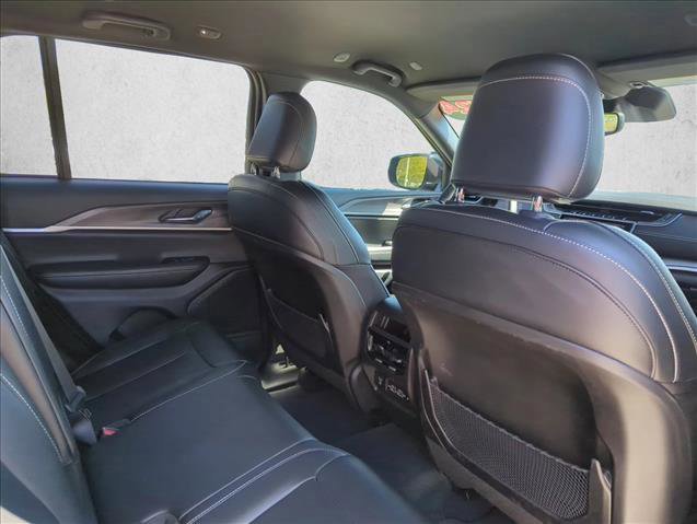 Used 2024 Jeep Grand Cherokee Limited w/ Trailer Tow Package AWD/4WD image 23