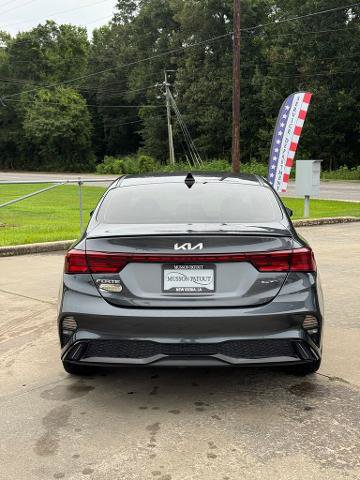 Used 2022 Kia Forte GT-Line w/ GT-Line Premium Package FWD image 5
