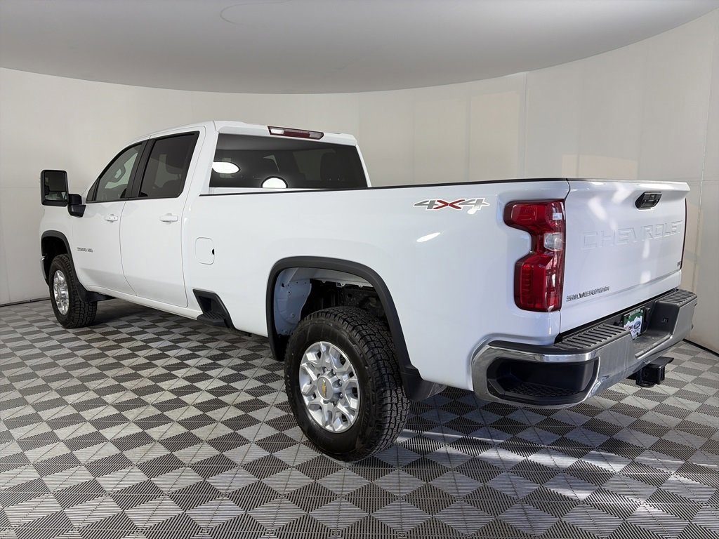 Used 2024 Chevrolet Silverado 3500 LT image 3