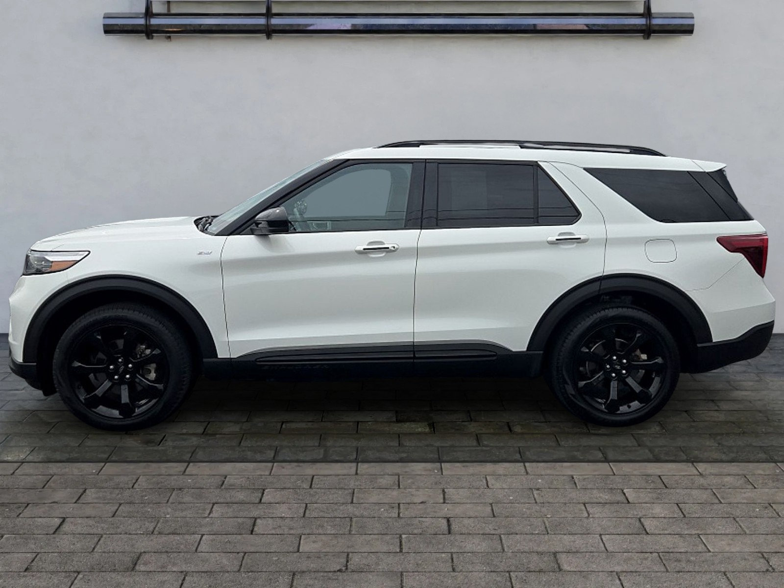 Certified 2024 Ford Explorer ST-Line w/ Class IV Trailer Tow Package AWD/4WD image 6