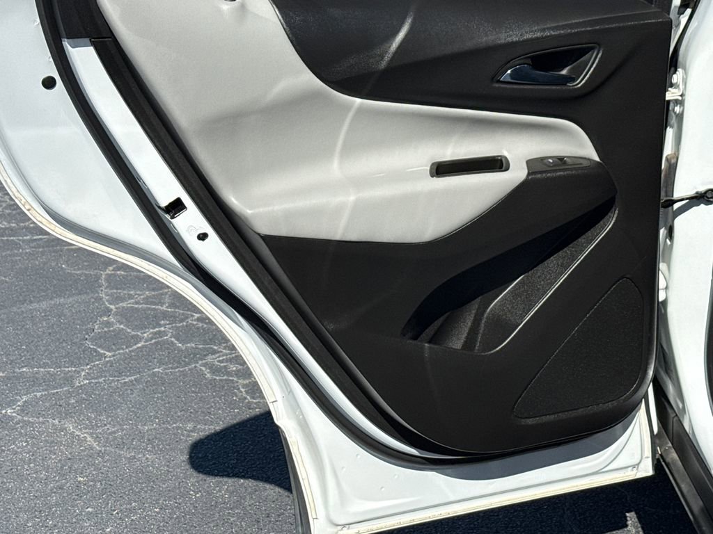 Used 2023 Chevrolet Equinox LT w/ Driver Convenience Package image 22