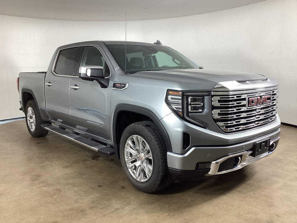 Used 2025 GMC Sierra 1500 Denali w/ Technology Package AWD/4WD image 3