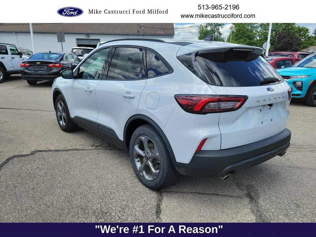 Certified 2025 Ford Escape ST-Line FWD image 3