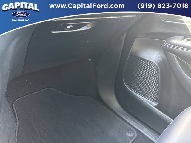 Used 2025 Chrysler Pacifica Select FWD image 26