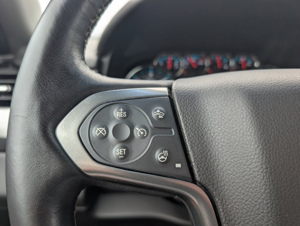 Used 2019 Chevrolet Tahoe LT w/ Luxury Package RWD image 17