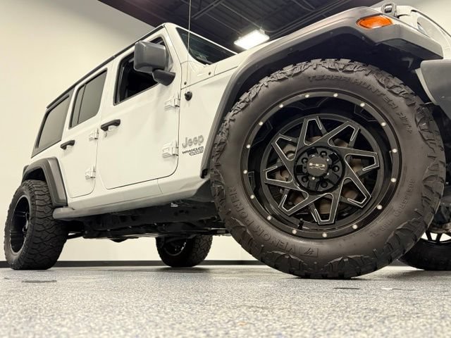 Used 2019 Jeep Wrangler Unlimited Sport S AWD/4WD image 3