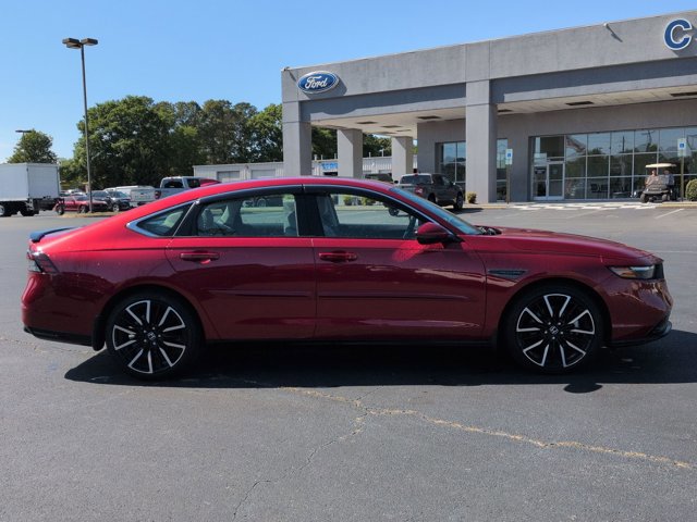Used 2024 Honda Accord Touring image 3