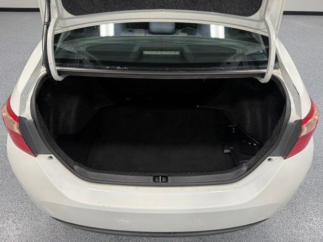 Used 2019 Toyota Corolla LE FWD image 33