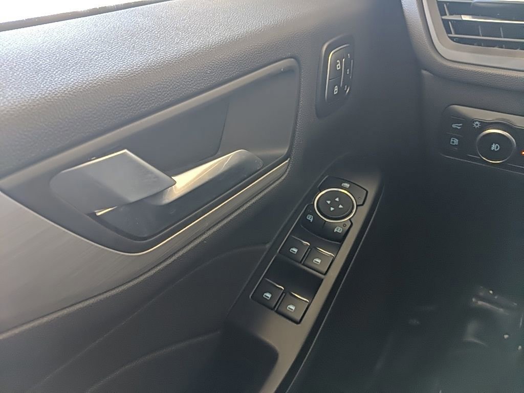 Certified 2025 Ford Escape Platinum image 27