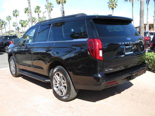 Certified 2025 Ford Expedition Active image 5