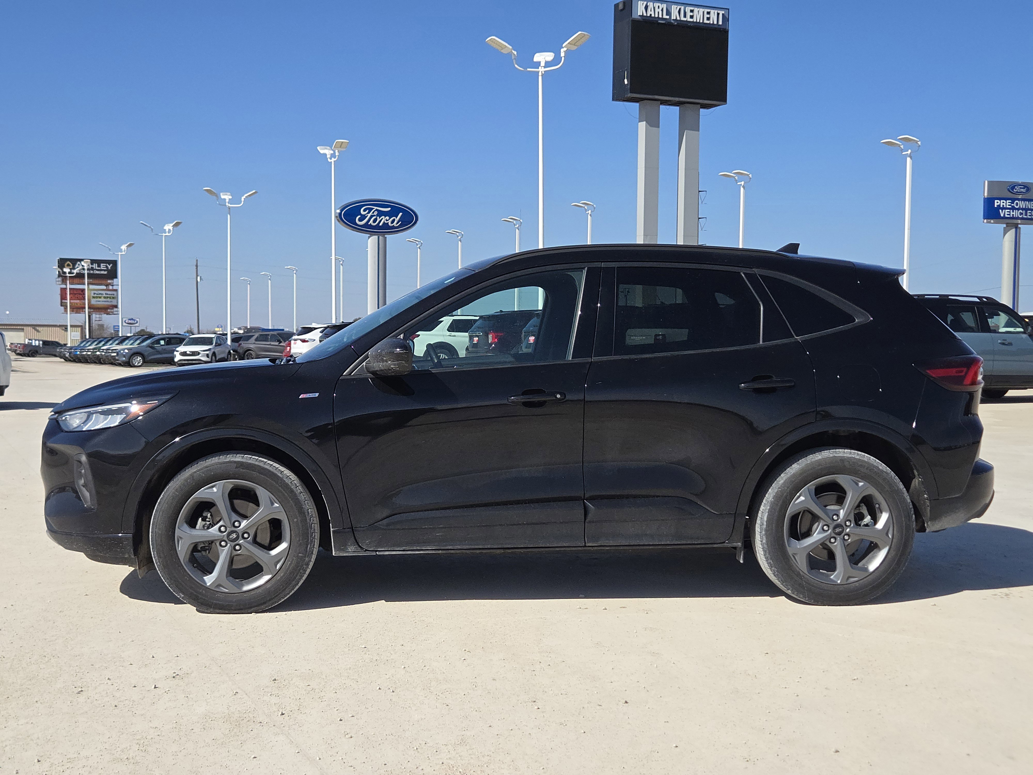 Certified 2023 Ford Escape ST-Line Select image 2