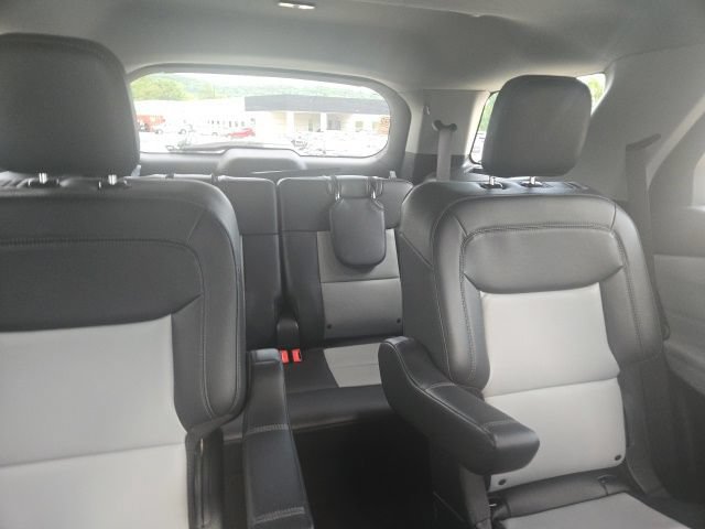 Certified 2024 Ford Explorer XLT w/ Equipment Group 202A AWD/4WD image 39