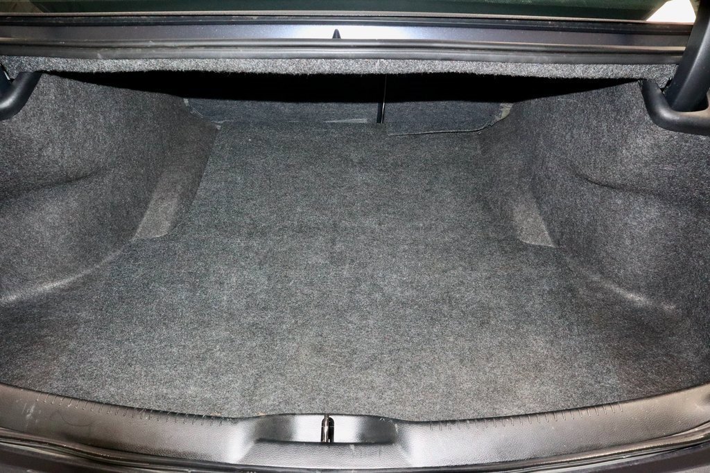 Used 2018 Chrysler 300 Touring L image 14