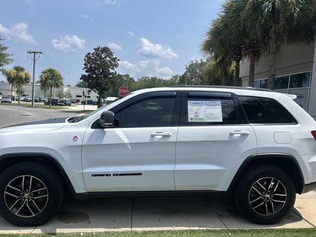Used 2017 Jeep Grand Cherokee Trailhawk w/ Trailhawk Luxury Group AWD/4WD image 8