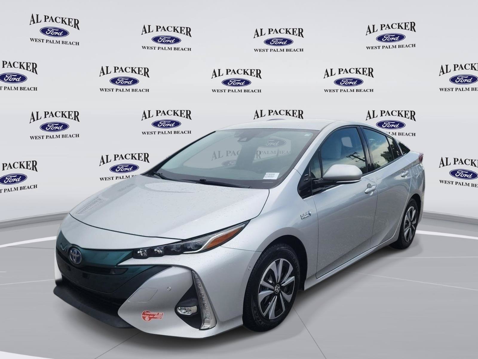 Used 2017 Toyota Prius Prime Advanced FWD image 1