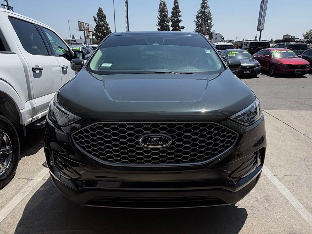 Certified 2024 Ford Edge SEL w/ Convenience Package AWD/4WD image 2
