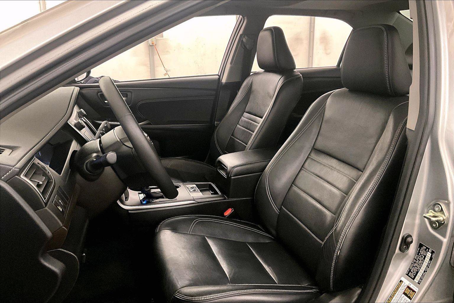 Used 2017 Toyota Camry XLE w/ Moonroof Package image 24