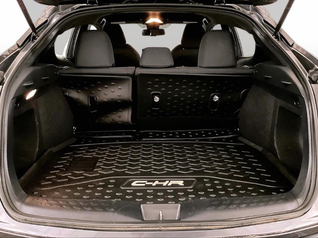 Used 2019 Toyota C-HR XLE FWD image 33