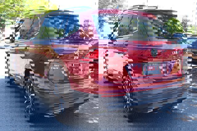 Used 2019 Volkswagen Tiguan SE AWD/4WD image 3