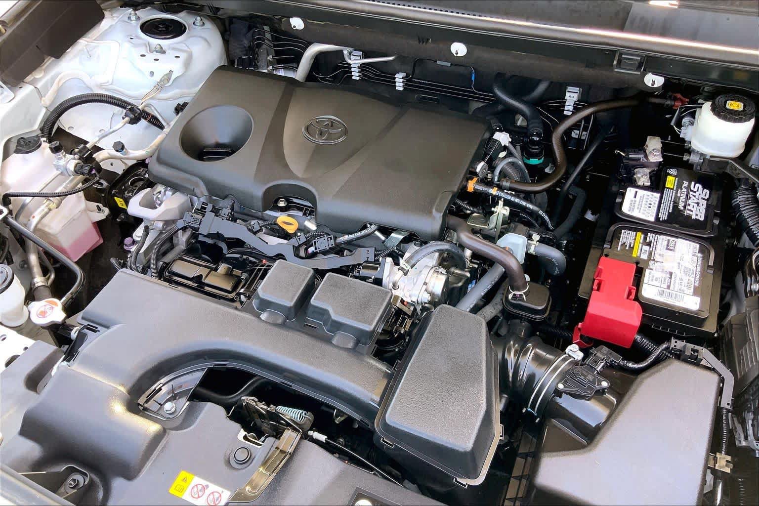 Used 2022 Toyota RAV4 XLE Premium FWD image 33