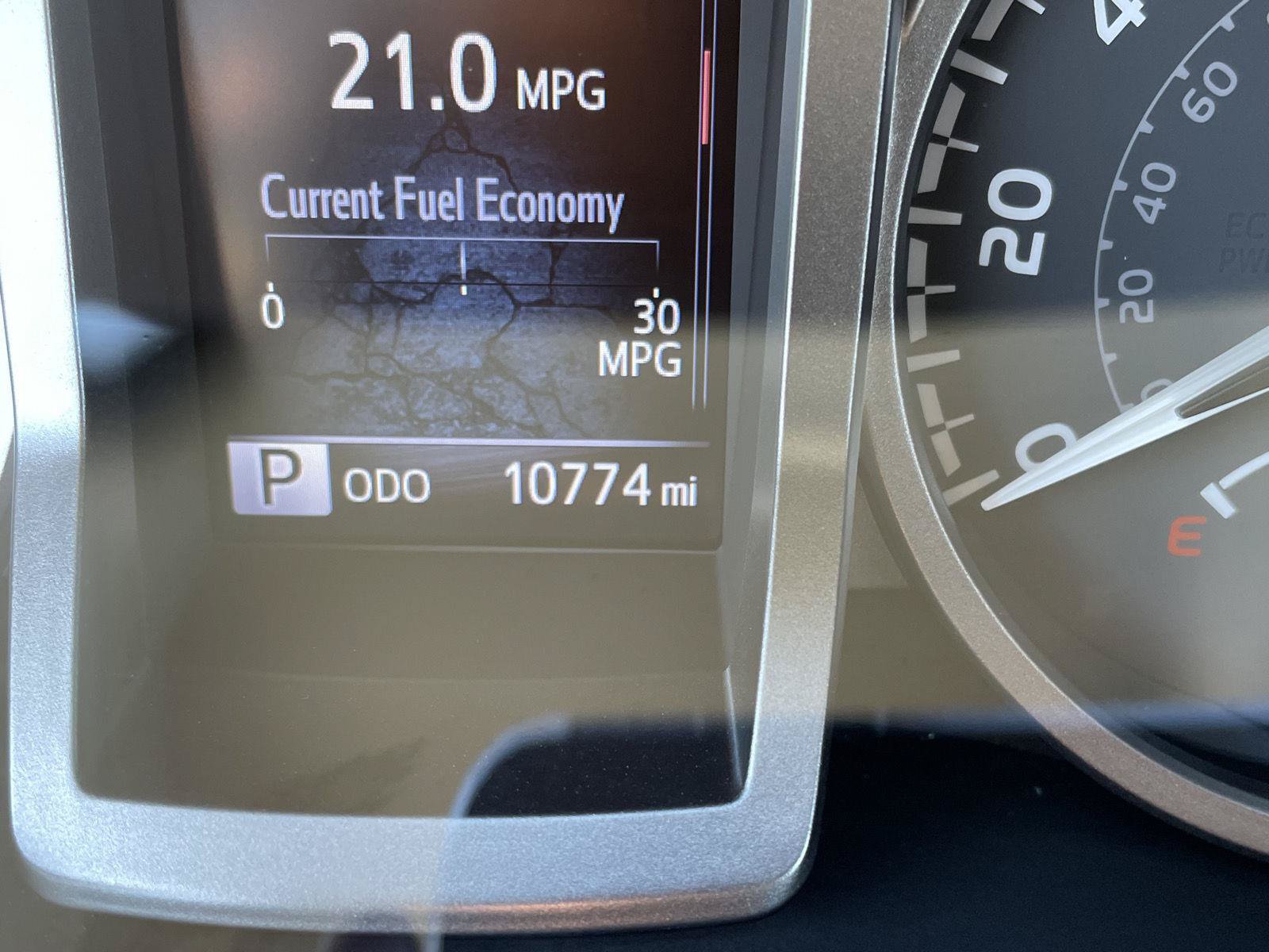 Used 2023 Toyota Tacoma SR5 w/ Technology Package AWD/4WD image 3